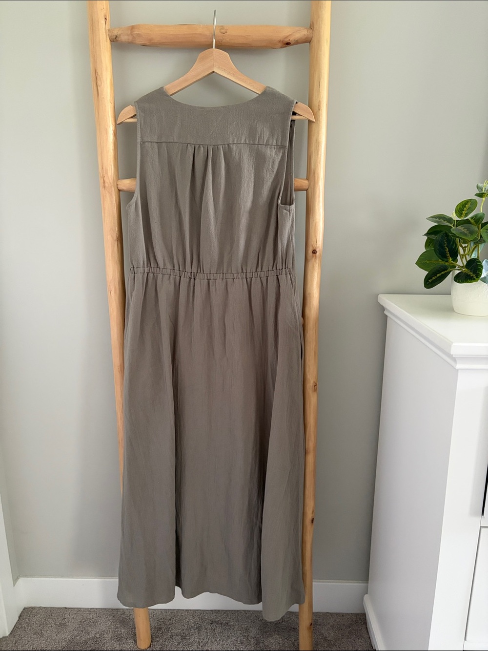NWT Neuflora Taupe Button Down Midi Dress Sz Medium - Picture 4 of 5